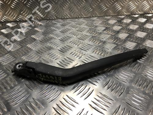 Used Rear windshield wiper arm TOYOTA YARIS (_P9_) 1.4 D-4D (NLP90_, NLP90R) (90 hp) 23036816