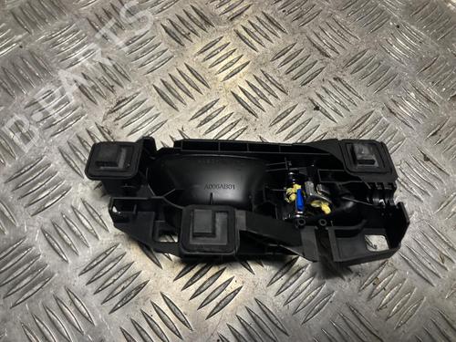 Used Rear left interior door handle PEUGEOT 2008 II (UD_, US_, UY_, UJ_, UR_, UC_) 1.5 BlueHDI 100 (102 hp) 31956610