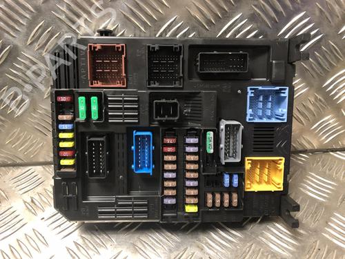 Sikringsdåse PEUGEOT 208 II (UB_, UP_, UW_, UJ_) 1.2 PureTech 100 (101 hp) 31245582