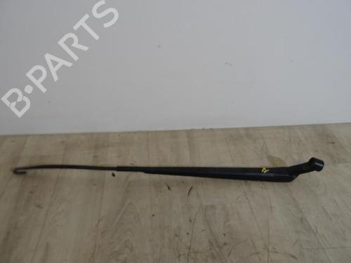 Used Front windshield wiper arm TOYOTA YARIS (_P1_) 1.4 D-4D (NLP10_, NLP10R) (75 hp) 15966110