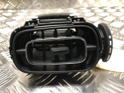 Used Air vent CITROËN C3 III (SX) 1.2 THP 110 (SXHNPS, SXHNZT, SXHNZ6) (110 hp) 21197295