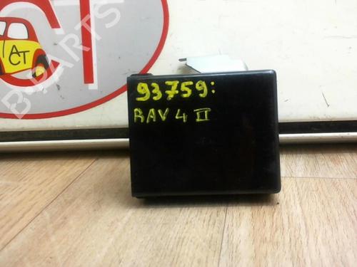 Used Control unit TOYOTA RAV 4 II (_A2_) 2.0 D 4WD (CLA20_, CLA21_, CLA20R, CLA21R) (116 hp) 12987311