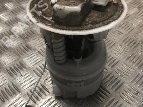 Used Fuel pump DACIA DUSTER (HS_) 1.2 TCe 125 4x4 (125 hp) 31204516