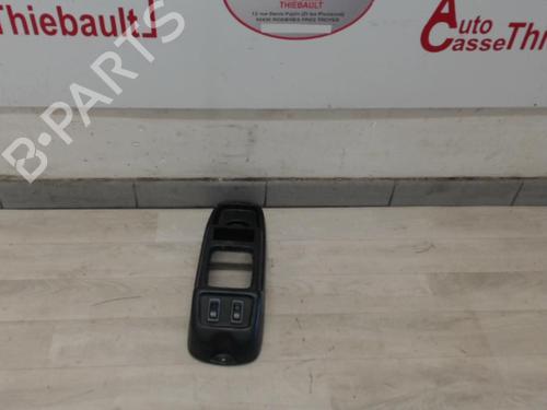 Used Middle console TOYOTA YARIS (_P13_) 1.5 Hybrid (NHP130_, NHP130) (101 hp) 29523971
