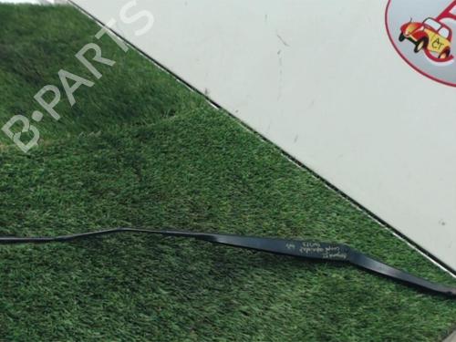 Used Front windshield wiper arm RENAULT MEGANE II Coupé-Cabriolet (EM0/1_) 1.5 dCi (EM1E) (106 hp) 13264778