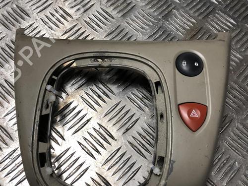 Used Warning switch RENAULT GRAND SCÉNIC II (JM0/1_) 2.0 (135 hp) 31342619