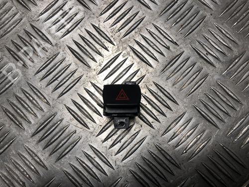 Bouton de warning Bouton de warning FIAT BRAVO II (198_) 1.6 D Multijet (198AXH1B) (105 hp) 34471084 34471084