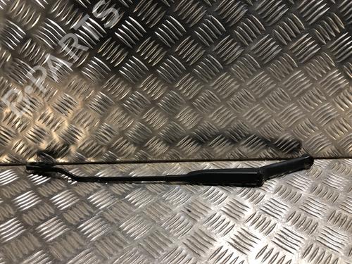 Used Front windshield wiper arm AUDI A4 B5 (8D2) 1.9 TDI (110 hp) 32012828