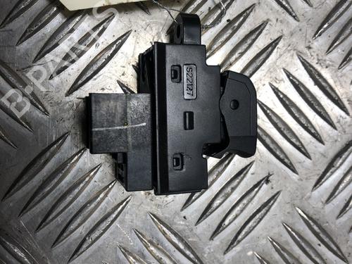 Used Right front window switch SUZUKI BALENO (FW, EW) 1.0 (A1K310) (111 hp) 32720922