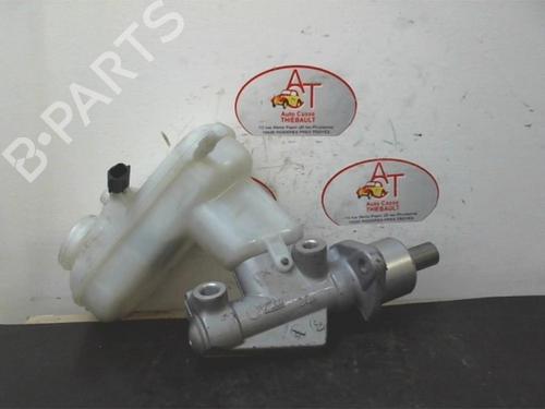 Used Brake master cylinder RENAULT TWINGO II (CN0_) 1.2 16V (CN04, CN0B) (75 hp) 12969909