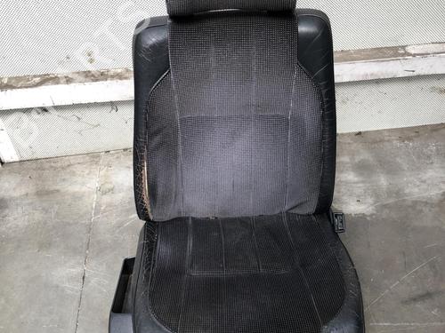 Used Right front seat VOLVO 940 (944) 2.0 (112 hp) 20632372