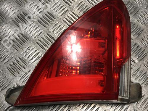 Feu de coffre gauche PEUGEOT 2008 I (CU_) 1.2 VTi (82 hp) 31945839