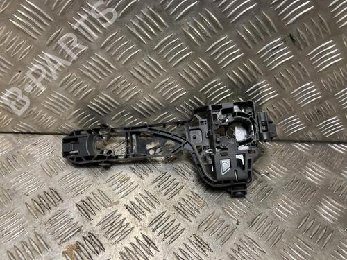 Used Front left exterior door handle MERCEDES-BENZ SPRINTER 5-t Platform/Chassis (B907) 516 CDI (907.153, 907.155, 907.253, 907.255) (163 hp) 31197678