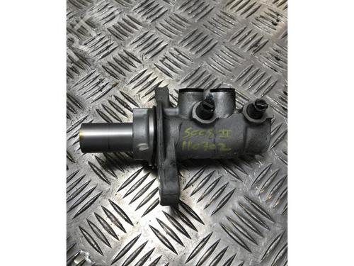 Brake master cylinder PEUGEOT 5008 II (MC_, MJ_, MR_, M4_) 2.0 BlueHDi 150 (MJAHXW, MJAHXH, MJAHXN, MJAHXV, MJAHXG) | BP27557630M77 