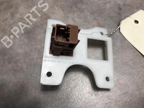 switch-peugeot-partner-mpv-5_-g_-16-16v-1996-20619048 main image