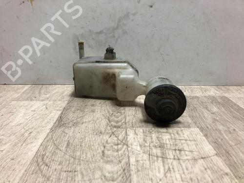 Used Brake master cylinder TOYOTA RAV 4 II (_A2_) 2.0 D 4WD (CLA20_, CLA21_, CLA20R, CLA21R) (116 hp) 23873469