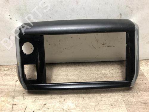 Used Middle console PEUGEOT 208 I (CA_, CC_) 1.2 PureTech 82 (82 hp) 20629714