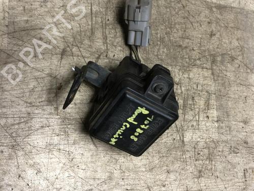 Used Fuse box Fuse box 39227226 39227226