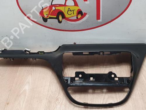 Consola central Consola central PEUGEOT 208 I (CA_, CC_) 1.4 HDi (68 hp) 35770662 35770662
