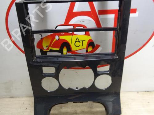 Used Middle console PEUGEOT 5008 (0U_, 0E_) 1.6 HDi (110 hp) 13132271