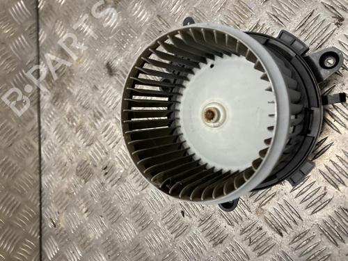 Used Heater blower motor Heater blower motor PEUGEOT 3008 II SUV (MC_, MR_, MJ_, M4_) 1.2 THP/ PureTech 130 (MRHNSM, MRHNSU, MRHNSJ, MRHNYW,... (131 hp) 36041779 36041779