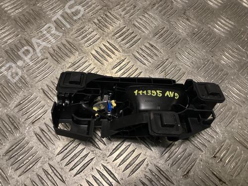 Used Front right interior door handle PEUGEOT 2008 II (UD_, US_, UY_, UJ_, UR_, UC_) 1.5 BlueHDI 100 (102 hp) 31835079