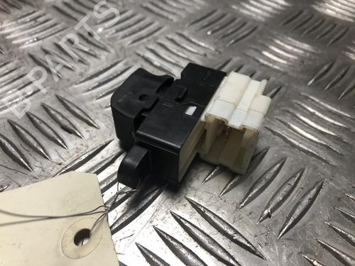 Fensterheberschalter rechts vorne für Fensterheberschalter rechts vorne SUZUKI SWIFT V (AZ) 1.2 (A2L412, ZC83S) (90 hp) 34495889 34495889