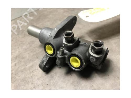 Brake master cylinder PEUGEOT 5008 (0U_, 0E_) 1.6 HDi | BP20089533M77 