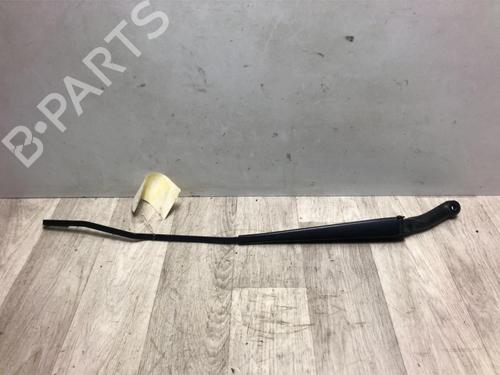 Used Front windshield wiper arm VOLVO S60 I (384) R 2,5 T AWD (300 hp) 20613552