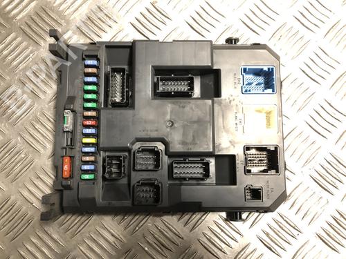 Used Fuse box Fuse box DS DS 3 (SA_) 1.6 BlueHDi 100 (SABHY0, SABHYT) (99 hp) 33217506 33217506