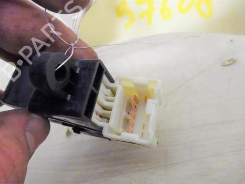 Right front window switch NISSAN X-TRAIL I (T30) 2.2 Di 4x4 | BP13225458I26