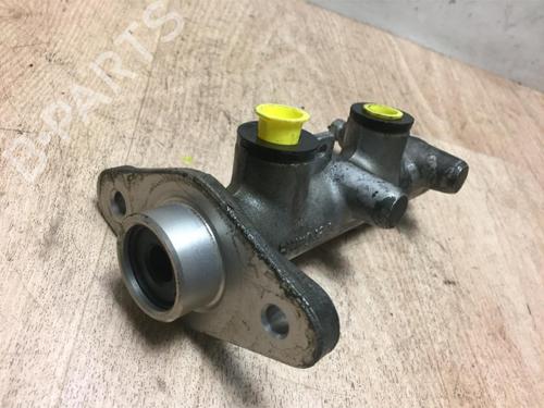 Used Brake master cylinder HYUNDAI TRAJET (FO) 2.0 CRDi (113 hp) 13229487