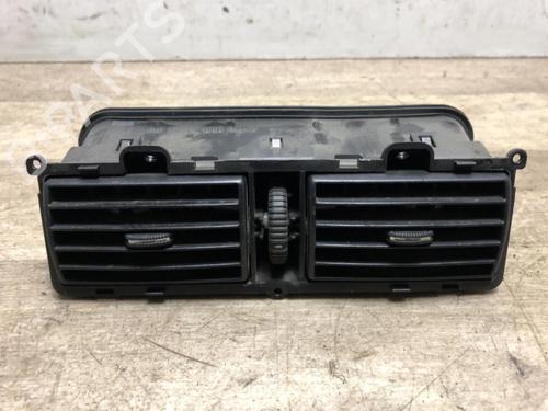 Used Air vent MERCEDES-BENZ SLK (R170) 200 Kompressor (170.444) (163 hp) 15968169