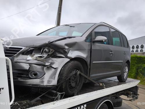 Right front fog light VW TOURAN (1T1, 1T2) 2.0 TDI 16V | BP31202290C31