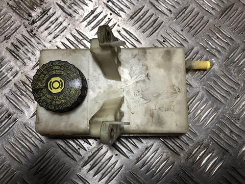 Used Brake fluid reservoir PEUGEOT 3008 I MPV (0U_) 1.6 THP (156 hp) 32784832