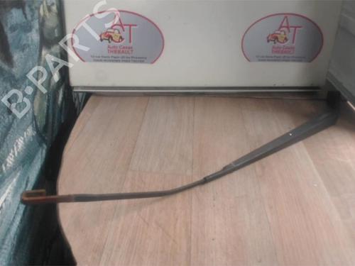 Used Front windshield wiper arm HYUNDAI GETZ (TB) 1.1 (63 hp) 13264611