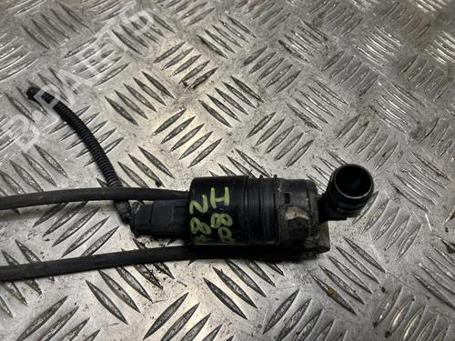 Used Washer pump PEUGEOT 5008 (0U_, 0E_) 1.6 HDi (114 hp) 32211574