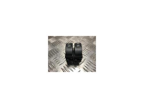 Used Left front window switch RENAULT TWINGO II (CN0_) 1.2 16V (CN04, CN0B) (75 hp) 25869394