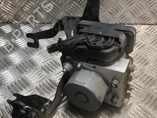 Used ABS pump RENAULT CAPTUR I (J5_, H5_) 1.5 dCi 90 (J5N4, J5M5, J5MW, J5M6, J5AL, J5AJ) (90 hp) 31199855