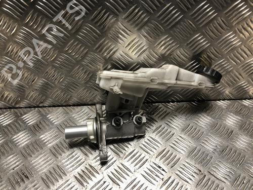 Used Brake master cylinder Brake master cylinder PEUGEOT 308 SW III (FC_, FJ_, FR_, F4_, FN_) BlueHDi 130 (FCYHZL, FCYHZT) (131 hp) 33740549 33740549