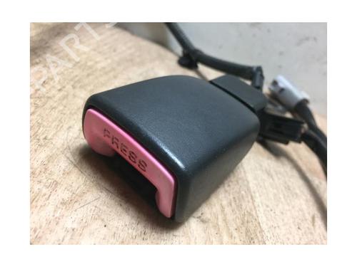 Seat buckle TOYOTA COROLLA Verso (ZER_, ZZE12_, R1_) 2.0 D-4D (CUR10_, CUR10R) | BP13229186I32 