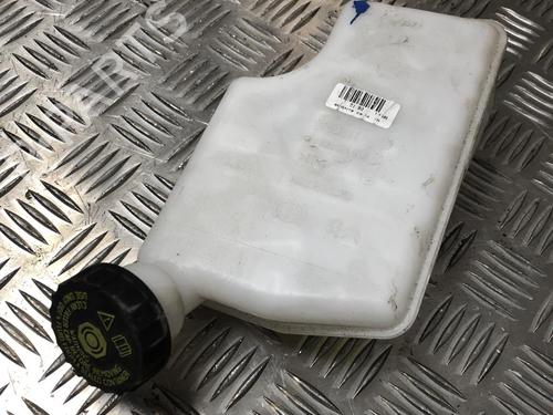 Bremsflüssigkeitsbehälter für DS DS 3 (SA_) 1.2 VTi 82 (SAHMZ6) (82 hp) 31204701