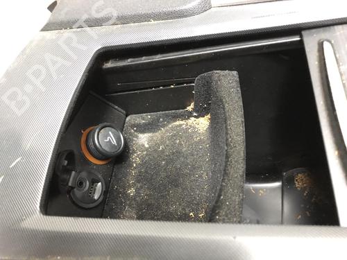 Midtkonsoll CITROËN C4 II (NC_) 1.6 HDi 110 | BP31187098I22