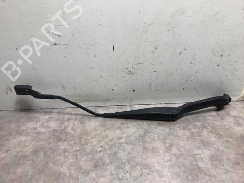 Used Front windshield wiper arm FORD KUGA I 2.0 TDCi (136 hp) 20618720