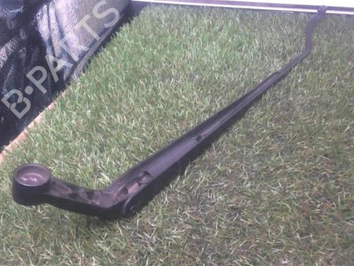 Used Front windshield wiper arm TOYOTA COROLLA (_E12_) 2.0 D-4D (CDE120R, CDE120L_) (110 hp) 13263455