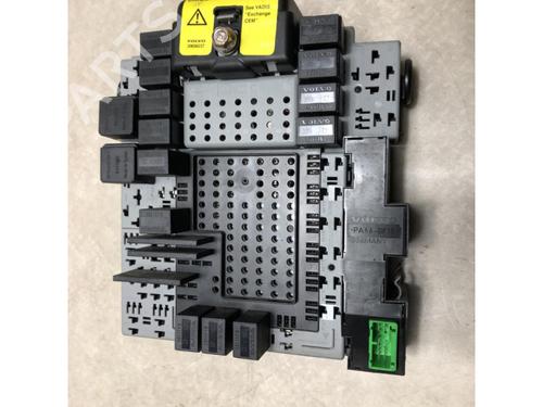 Used Fuse box VOLVO S60 I (384) R 2,5 T AWD (300 hp) 20613555