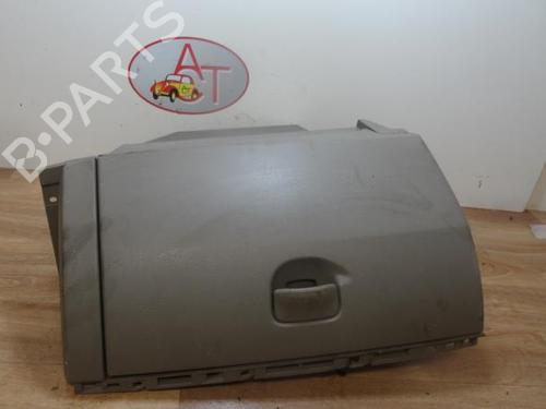 Used Glove box RENAULT CLIO III (BR0/1, CR0/1) 1.5 dCi (C/BR0G, C/BR1G) (68 hp) 13226446