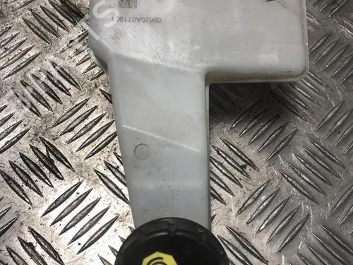 Bremsvæskebeholder CITROËN C4 III (BA_, BB_, BC_) ë-C4 (BCZKXC, BZCKSC) (136 hp) 31246379