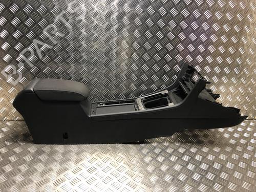 Used Middle console VW GOLF VII (5G1, BQ1, BE1, BE2) 2.0 TDI 4motion (150 hp) 31201914