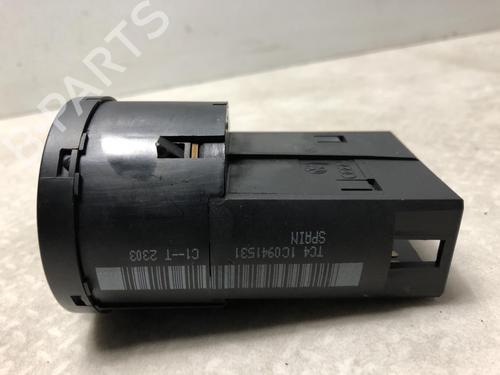 Used Headlight switch VW GOLF IV (1J1) 1.9 TDI (90 hp) 23068319